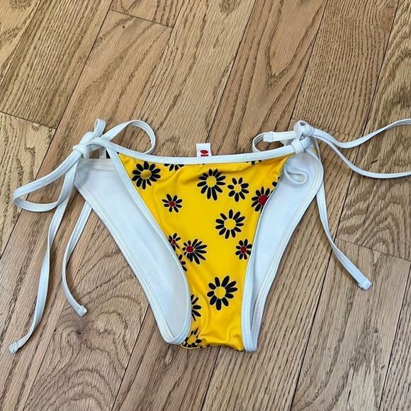 SOLID‎ & STRIPED AMBER DAISY BIKINI BOTTOM SIZE M - Picture 2 of 5